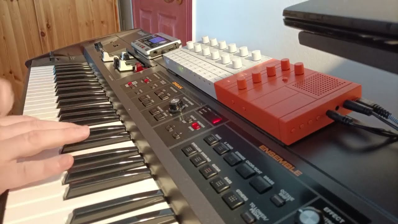 Yamaha SeqTrak Demo - Gorgio Moroder Chase cover