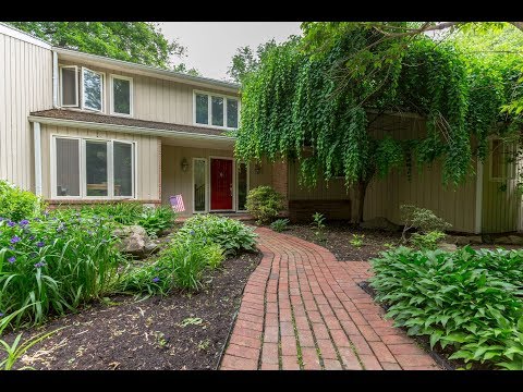 1361 S Leopard Rd, Berwyn, PA home video tour