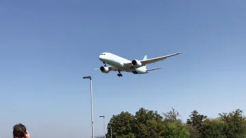 Air Canada Boeing  787-8 landing at London Heathrow Airport