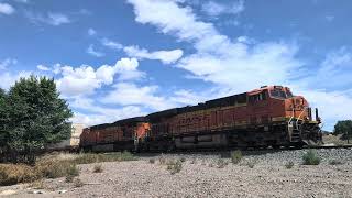 BNSF 6952 leads a SB Q-PTLLAC with a hornshow