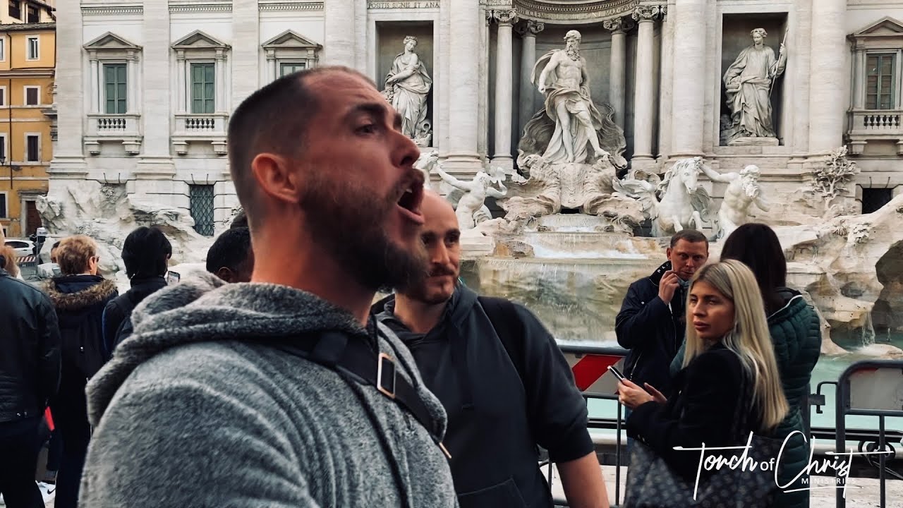 Preaching Jesus at Trevi Fountain in Rome