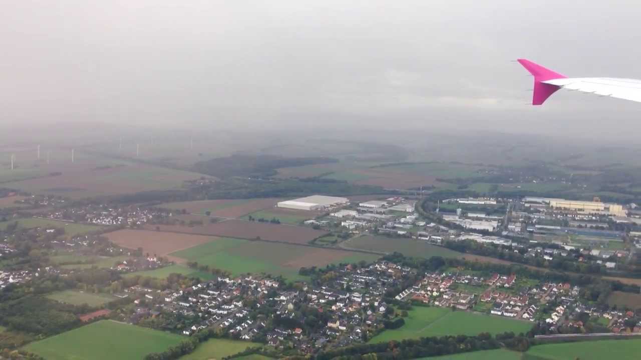 Wizzair A320-200 landing in Dortmund from Skopje