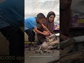Palestinka spašava knjige iz ruševina kako bi sačuvala obrazovanje