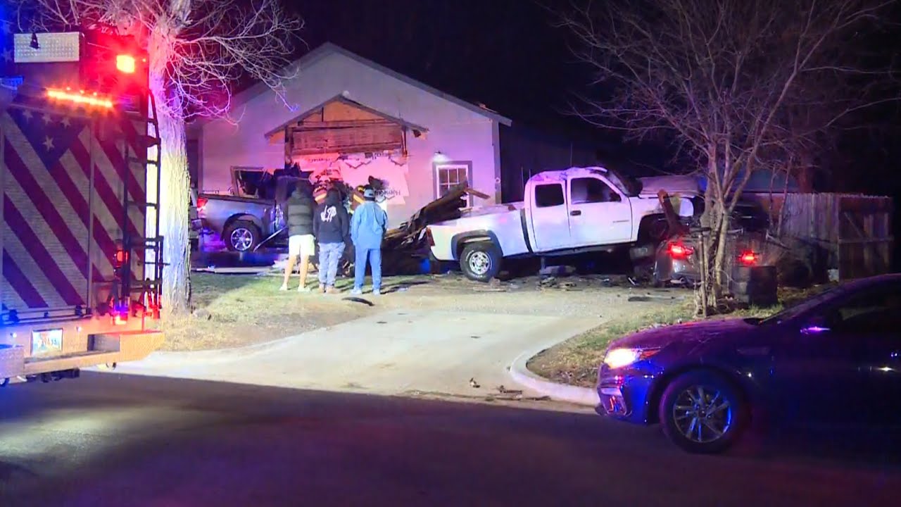 'It was just so scary': Driver takes off after truck slams into ...