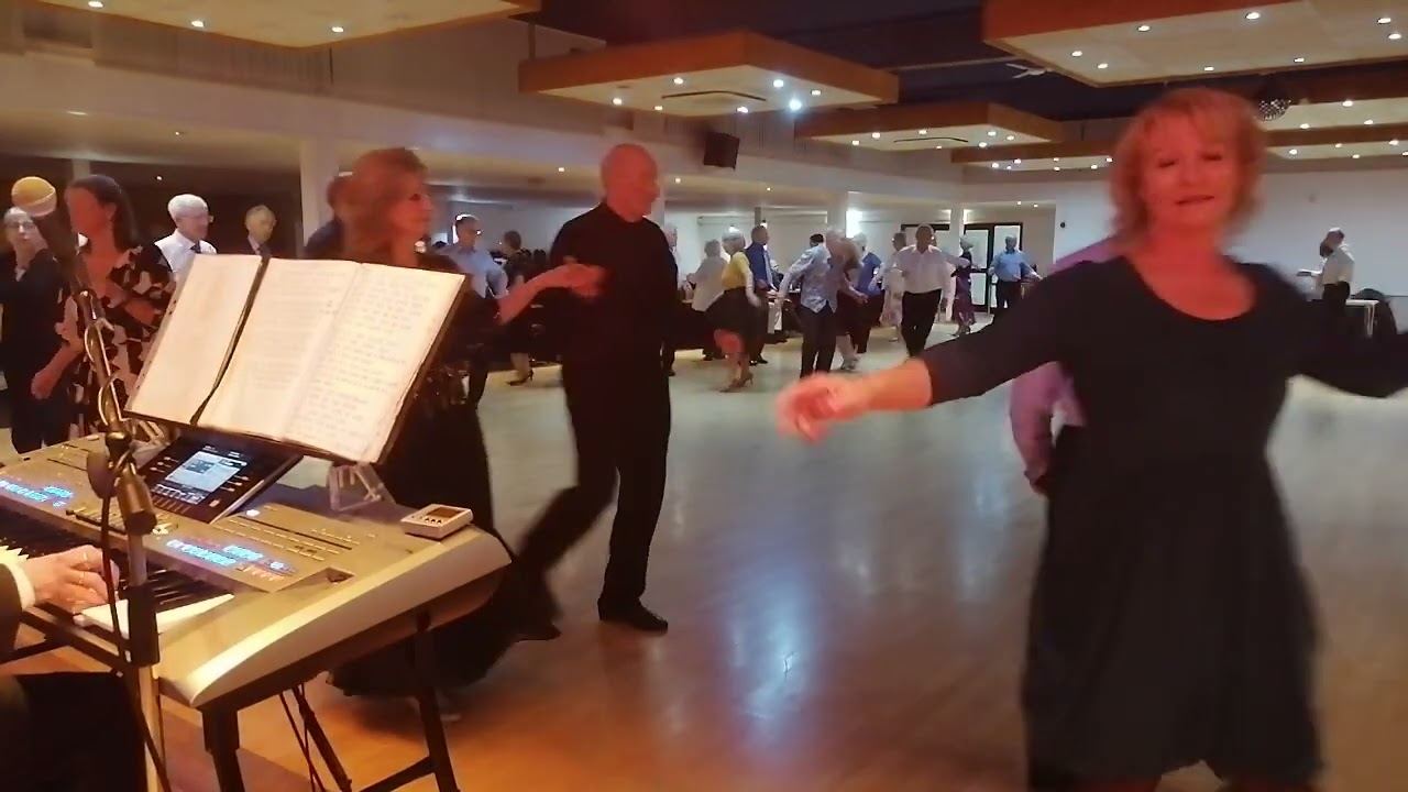 Larry Green - Gosport 6.2.22 Lilac Waltz & Viennese Swing