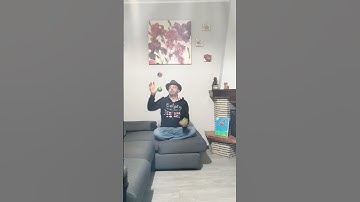 juggling 3 balls in my style