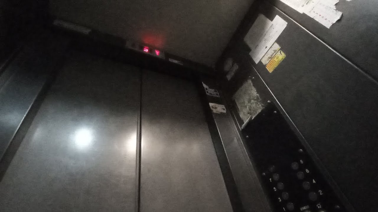 Классный старый лифт! Лифт МогилёвЛифтМаш 1999-2000г/в 400кг 5чел V=0.71м/с