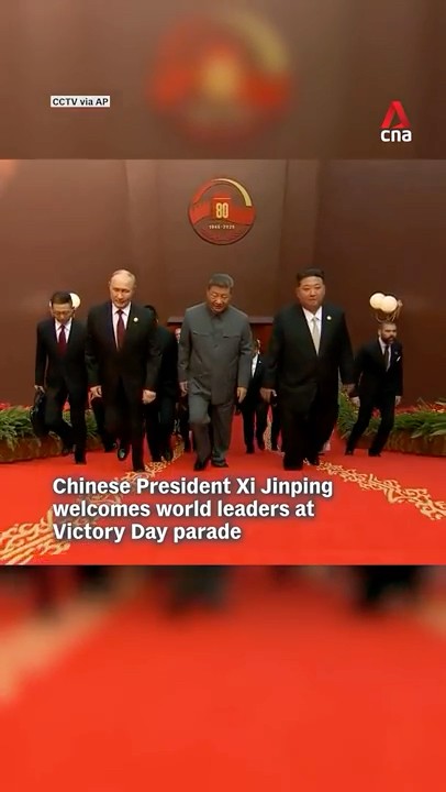 Chinese President Xi Jinping welcomes world leaders at Victory Day parade