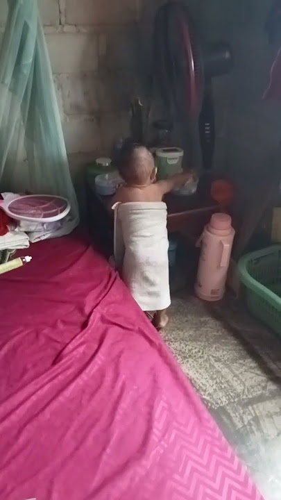 Habis mandi bukan nya pakai baju malah mau nyusu #balitalucu#balitagemes#shortvideo#subscribe