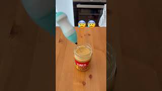 Yağı Çıkan Fıstık Ezmelerini Karıştırma Yöntemini Deniyorum