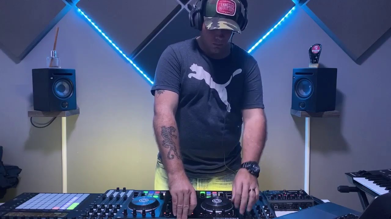 Lockdown Sessions | Live Melodic, Progressive and Deep Techno