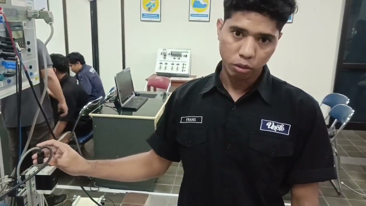 Kelompok 5 | Pengolahan Citra | Smart Camera with Colour Detection