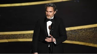 Joaquin Phoenix Lifts Oscar 2020 for Best Male Actor | Joker Movie Lead Cast | Oscar 2020