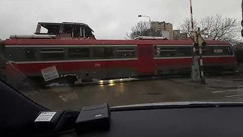U centu Niša voz prolazi, rampa nije spuštena