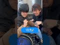 手伝ってもらいながら僕は歩くんです#short