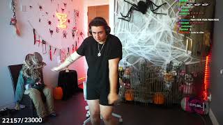 Lacy shows of his bulge @LacyShortss