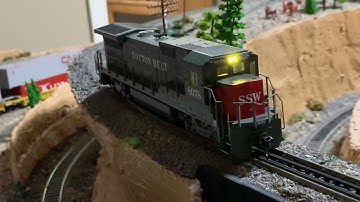 HO Scale Walthers GE Dash 8-40B DCC Sound Diesel Locomotive SSW COTTON BELT new!