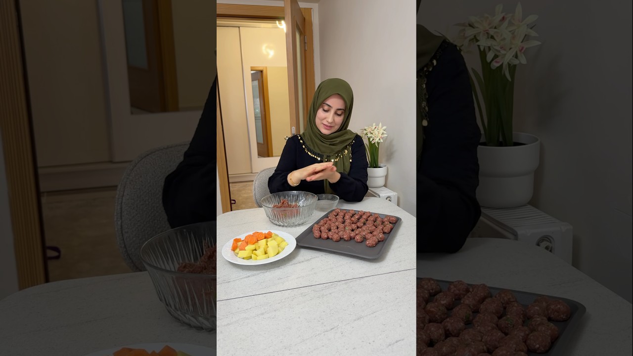 “Sulu Köfte” 🧆🍚 yemeği yapıyorum. Tarif açıklamada yazıyor 👍 #köfte #meatballs #ramadan