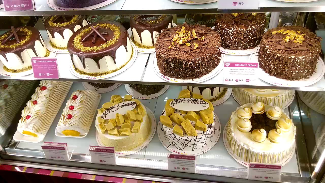 Beautiful cakes at Venice Grand canal mall in manila YouTube