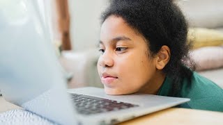 Projeto prevê proteção de crianças e adolescentes em ambientes digitais