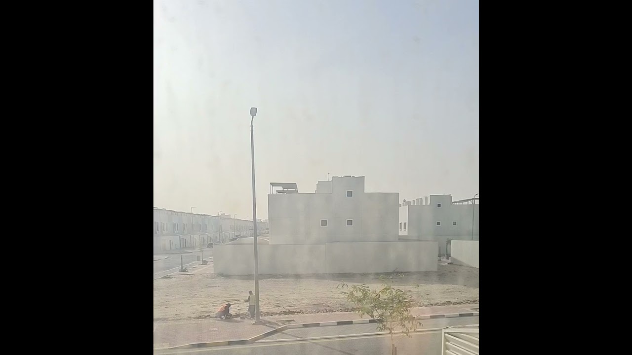 صَباحُ الخيرِ يا وجهًا.. كأنَّ النور يغشاهُ فشمسٌ في سماء الله وشمسٌ في محيّاهُ