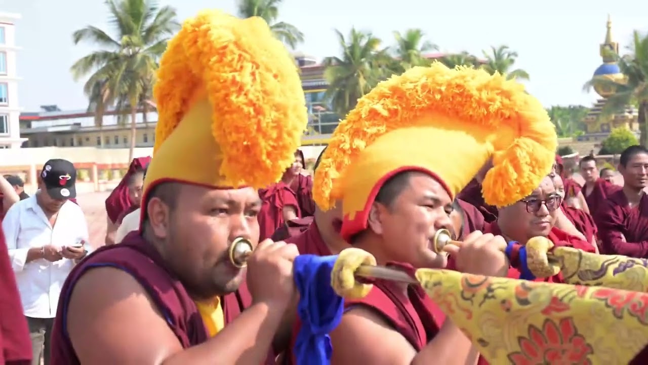 ཆོ་འཕྲུལ་སྨོན་ལམ་ཆེན་མོའི་གཏོར་སྒྲུབ།