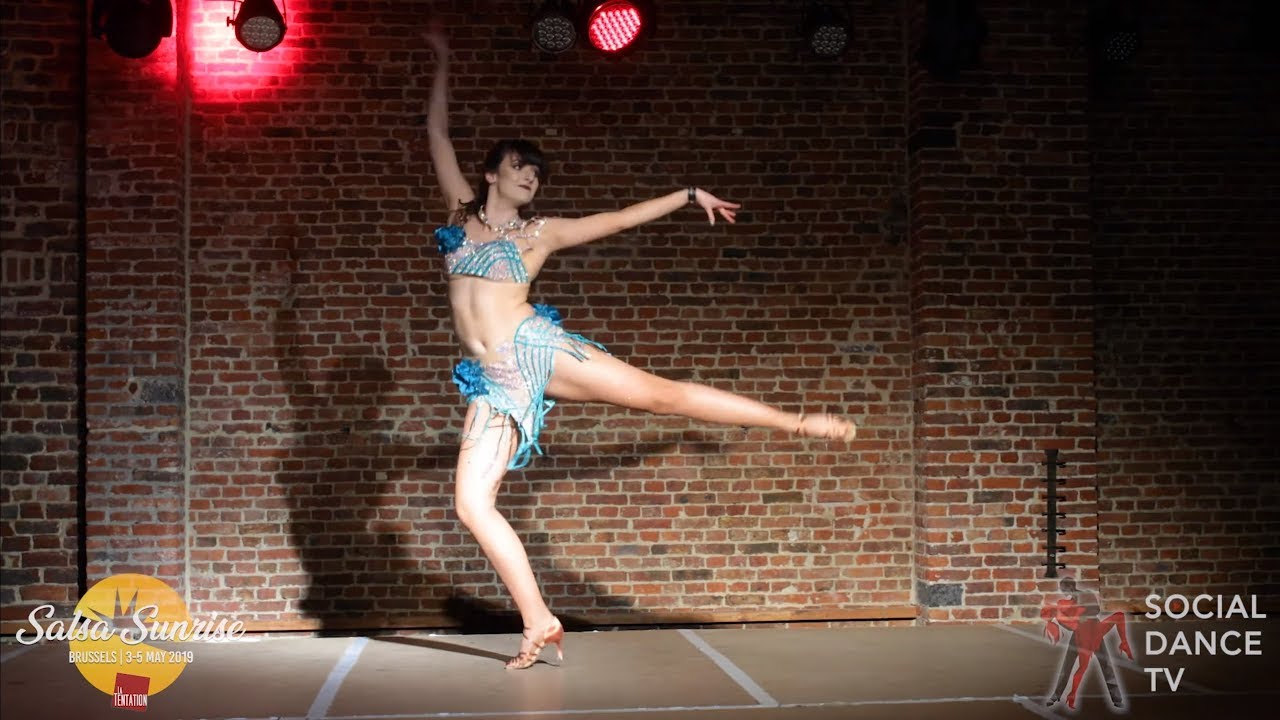 Wiktoria Kozłowska - Salsa Show | Salsa Sunrise Party 2019 bachata dance