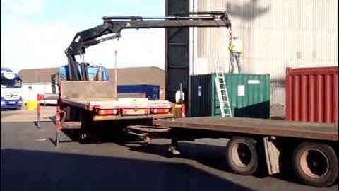 Billie Box container loaded onto Hiab lorry