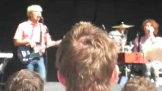 Mystery Jets - Hand Me Down (Hop Farm Festival 2009)