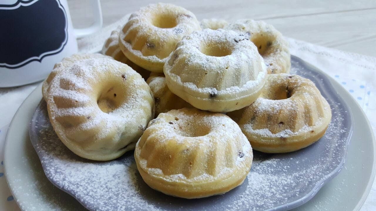 Ciambelline con gocce di cioccolato senza uova, sofficissime e leggeri