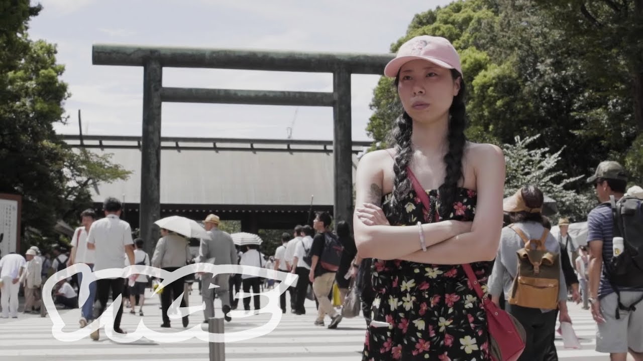 Living On The Edge Bombs Away A Portrait Of A Right Wing Millennial 平成生まれのキャバクラ右翼嬢 Youtube