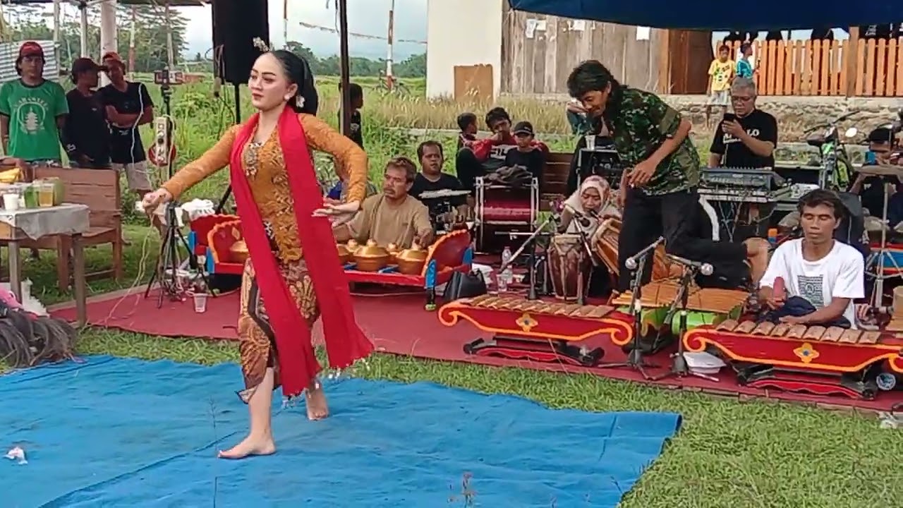 lenggeran#ebeg Turonggo Sekar Laras #live Padamara purbalingga#uun ghania channel