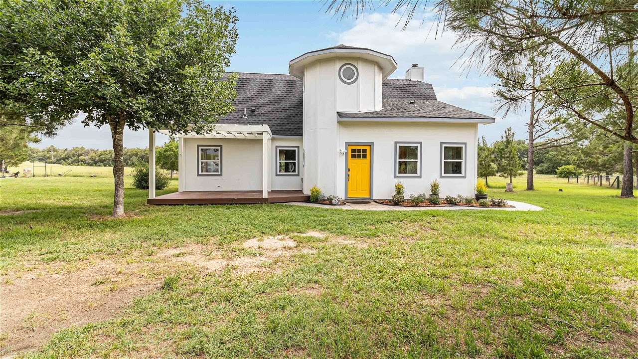 245 Country Lane, McDade, TX 78650