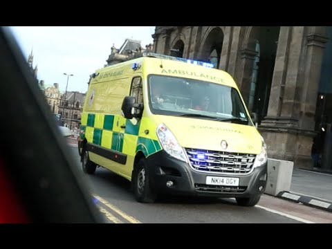 british-red-cross-|-nk14-dgy-|-emergency-ambulance-|-renault-master