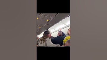 Brazil: Fire breaks out on Airbus A320 after passengers board (video)