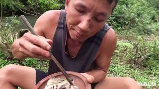 Primitive life:  Catch Fish In Bushcraft - Cooking Fish for Food