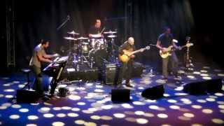 Larry Carlton - Issoudun 2012 - 'Oui Oui Si' chords