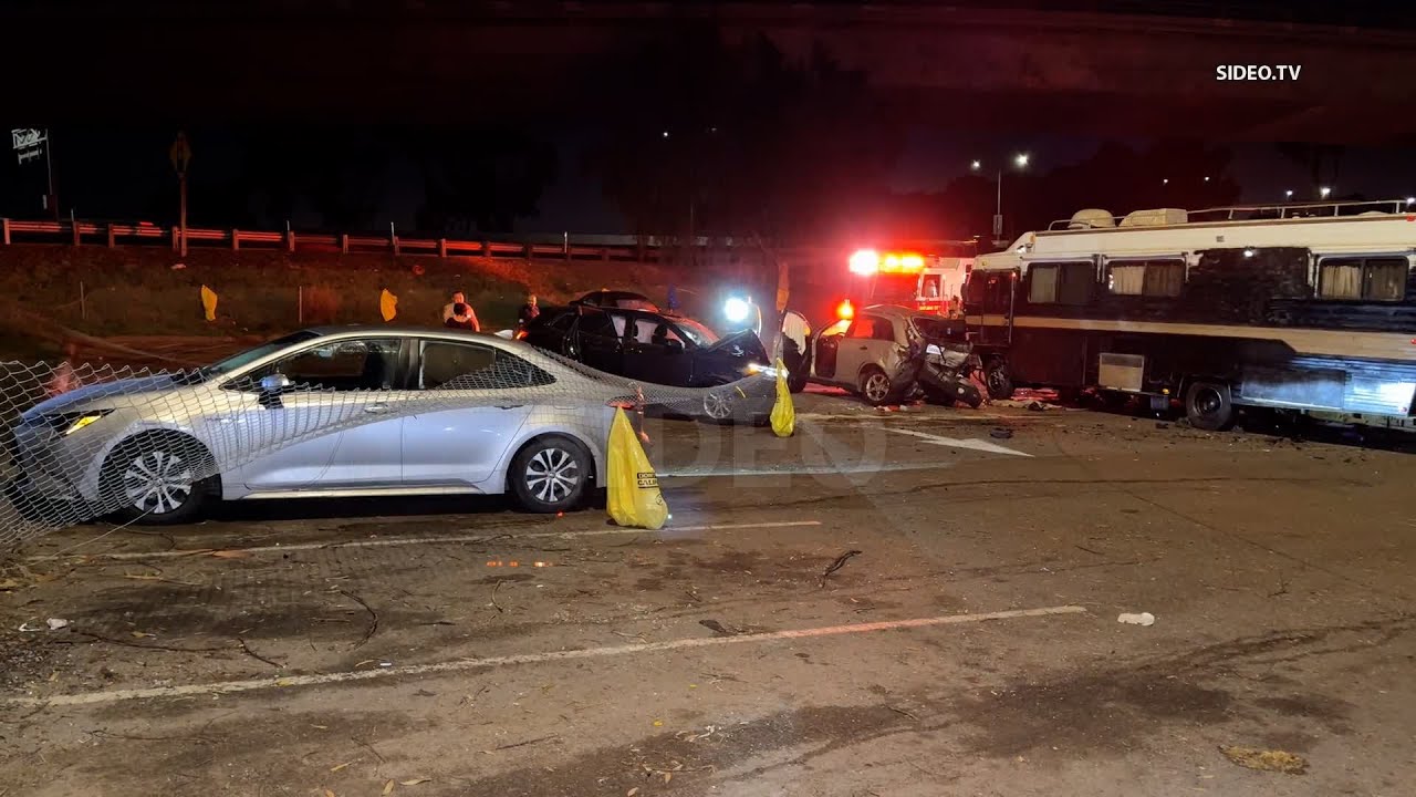 Driver Veers Off I-805, Crashes Into Sweetwater Park and Ride - YouTube