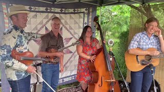 Video thumbnail of "Yew Piney Mountain / Reuben's Train - Foghorn Stringband"