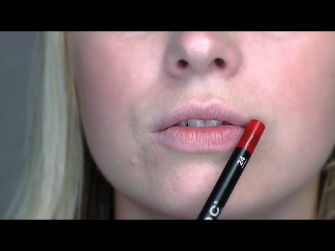 Видео: Как правильно наносить карандаш для губ?