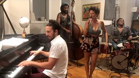 Emmet Cohen Trio feat. Cyrille Aime | "La Vie en r...