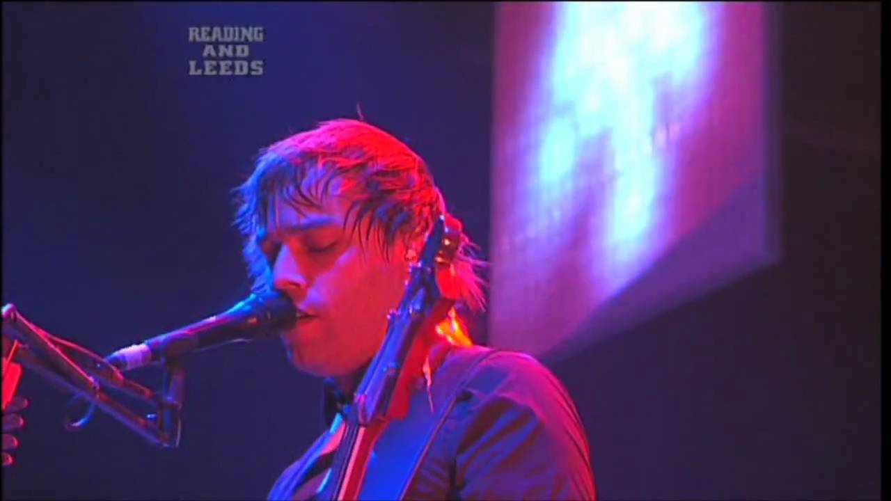 Muse - Map of The Problematique live @ Reading Festival 2006 [HD] - YouTube