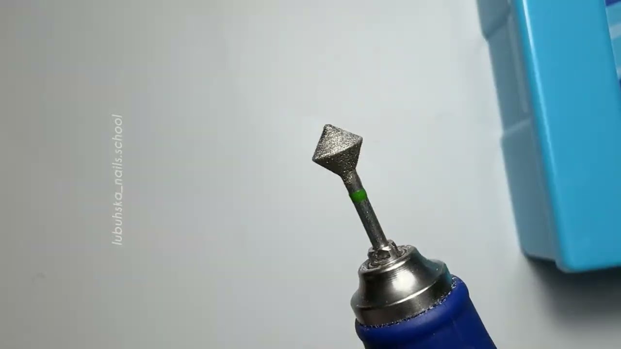 Как сделать торец ногтей красивым?