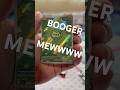 BOOOGER MEWWWWWW! I am SO HYPED RN! #pokemon #packripping #pokemoncollector #blackboltwhiteflare