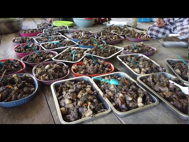 Daging Babi segar Buat Pembuatan pondok nenek Seven Tongko Toraja class=