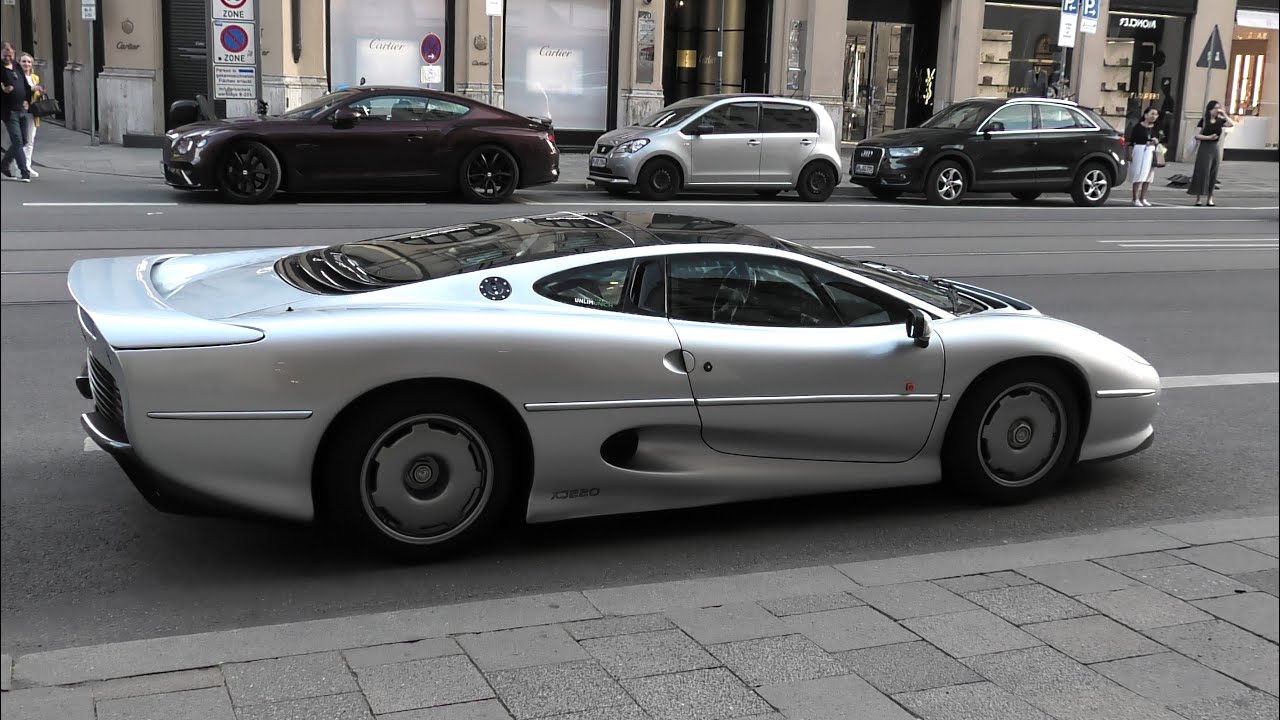 Jaguar XJ220 | Start Up + Acceleration + Drift + Carporn | Munich