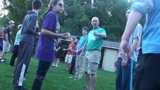 EGG TOSS!!! (FUNNEST & MESSIEST YOUTH GROUP ICEBREAKER GAME EVER!!!) screenshot 5