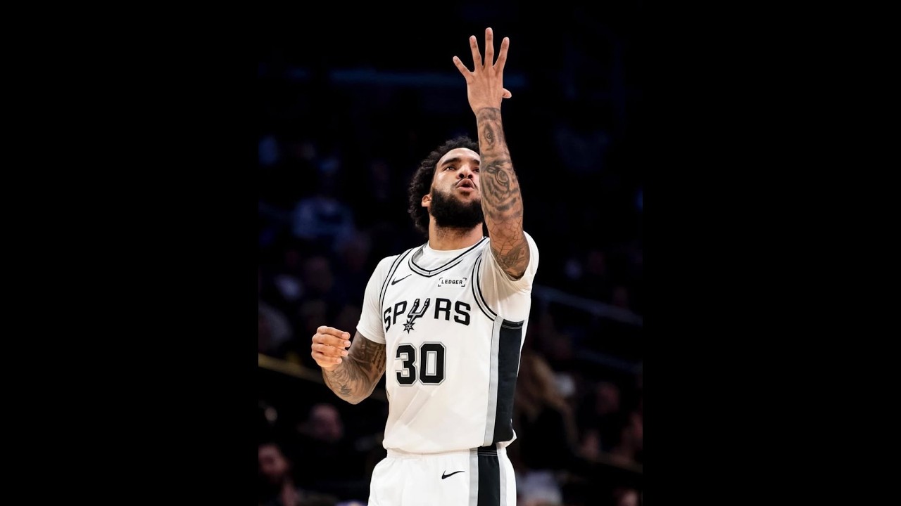 Julian Champagnie: Tahimik na Sandata o Susunod na Mawawala sa Spurs?