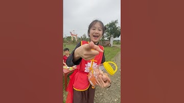 Người bố thiên vị con gái hơn con trai xấu xí  ăn kẹo dẻo mắt, kẹo dưa hấu, tăm cay #shorts
