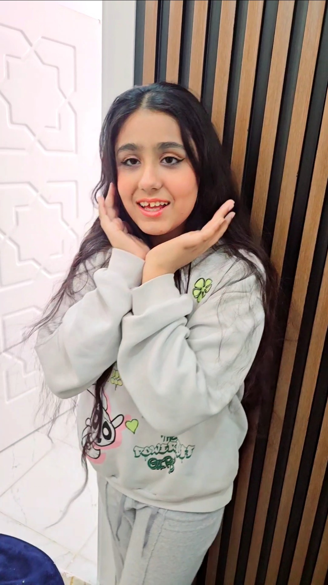 هيلين عاملة مكياج كامل